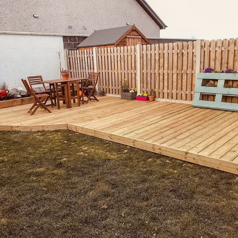 Decking area with fencing